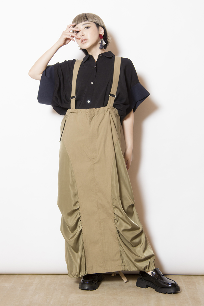 サスペンダー付ミリタリースカート