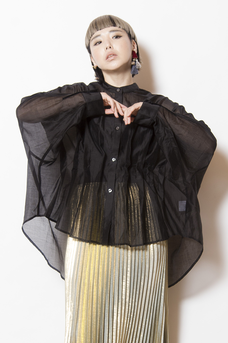 イレギュラーヘムタックシアーシャツ