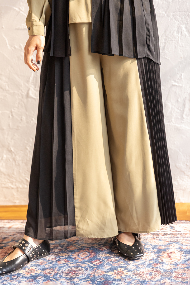 サイドプリーツパンツ