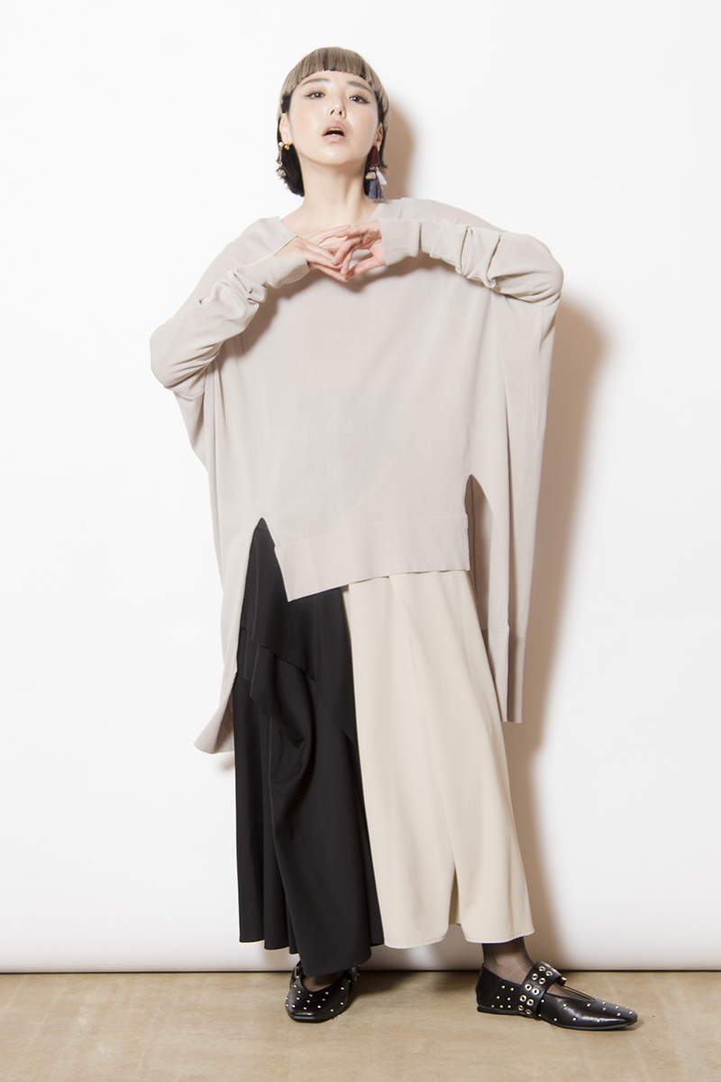 バックロングニットプルオーバー